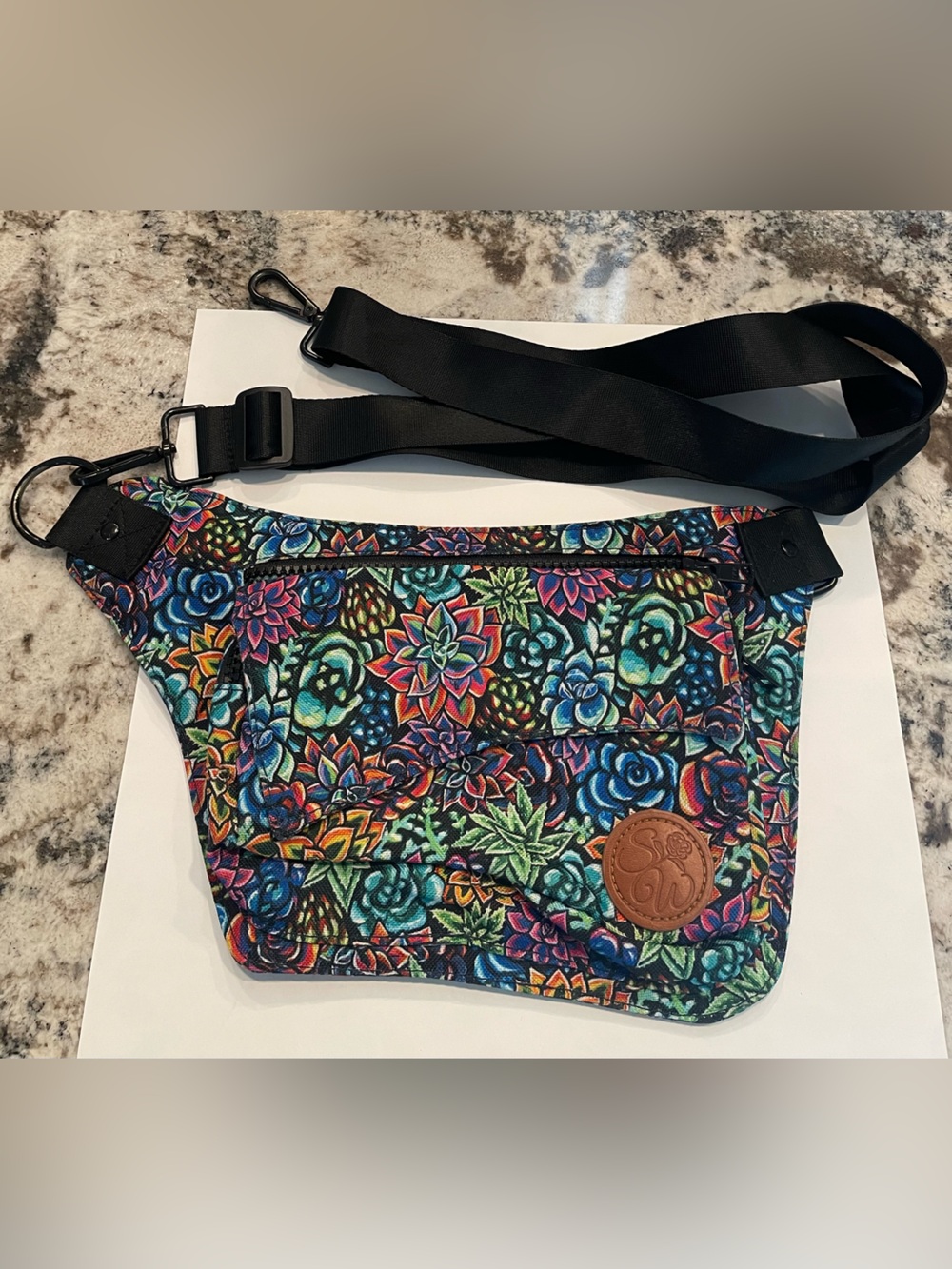 Sipsey Wilder Multicolor Succulent Print Crossbody Bag - Picture 4 of 8